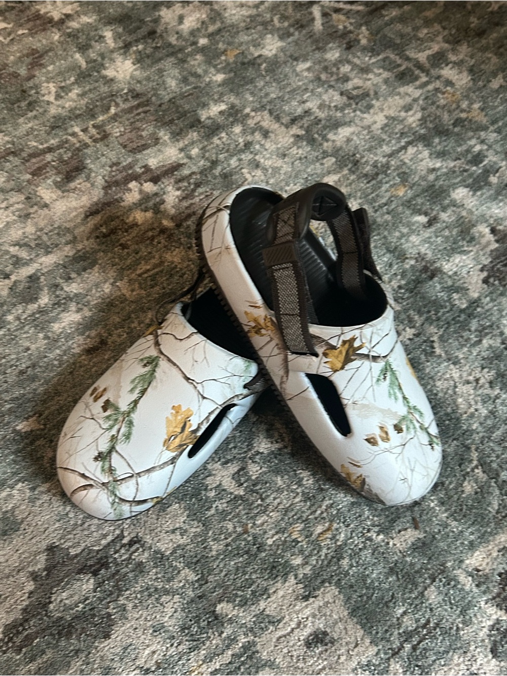 Nike Men's light blue Realtree Camo Floral Slip-On Loafers